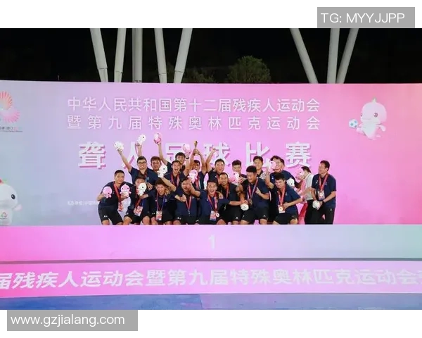 足球明星的速度秘密揭秘运动鞋如何助力他们飞奔赛场