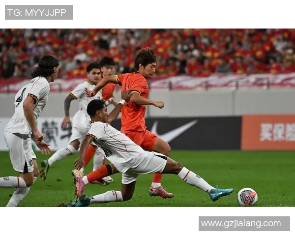 多纳鲁马的辉煌之路:从青涩门将到世界顶级守护神的蜕变与成就 多纳鲁马的辉煌之路:从青涩门将到世界顶级守护神的蜕变与成就